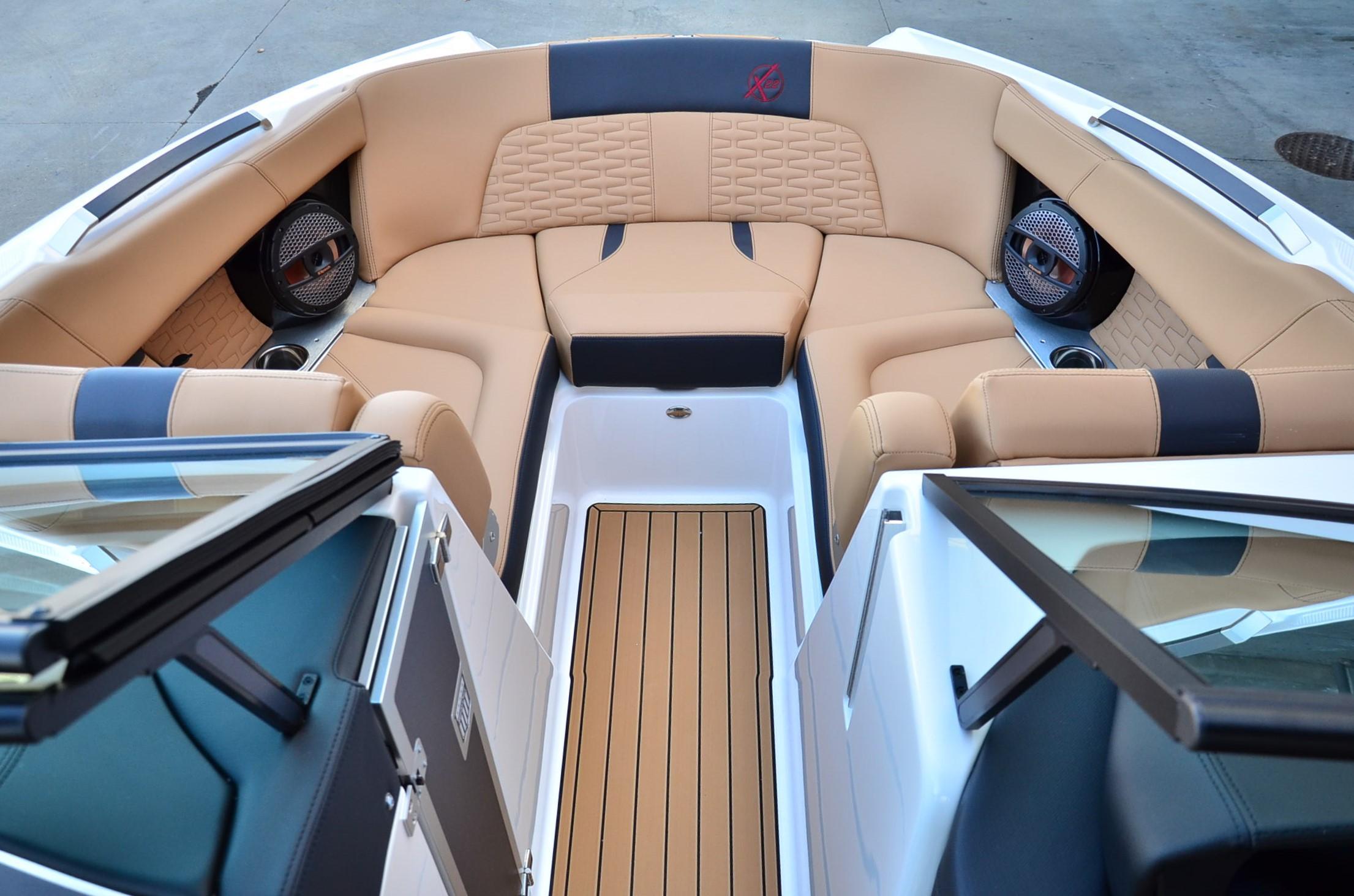 2024 MasterCraft X22 – Classic MasterCraft ProTour Red! 2024 Model Year End Clearance!