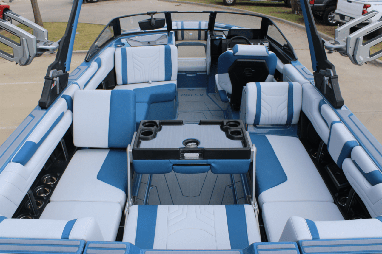 2025 Malibu 25 LSV