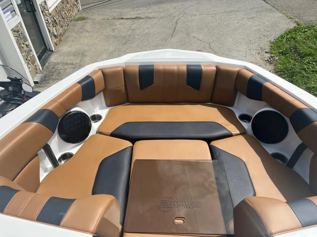 2024 Malibu 21LX