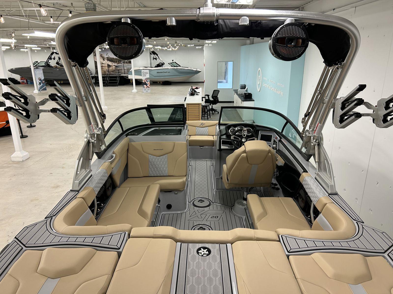 2024 MasterCraft XT20