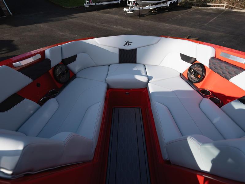New 2024 MasterCraft XT24