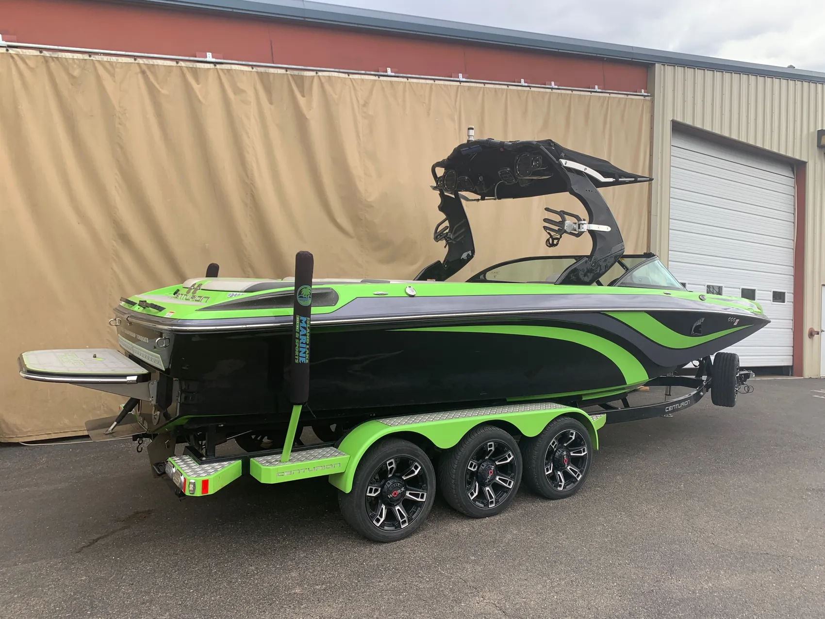 boat.Title