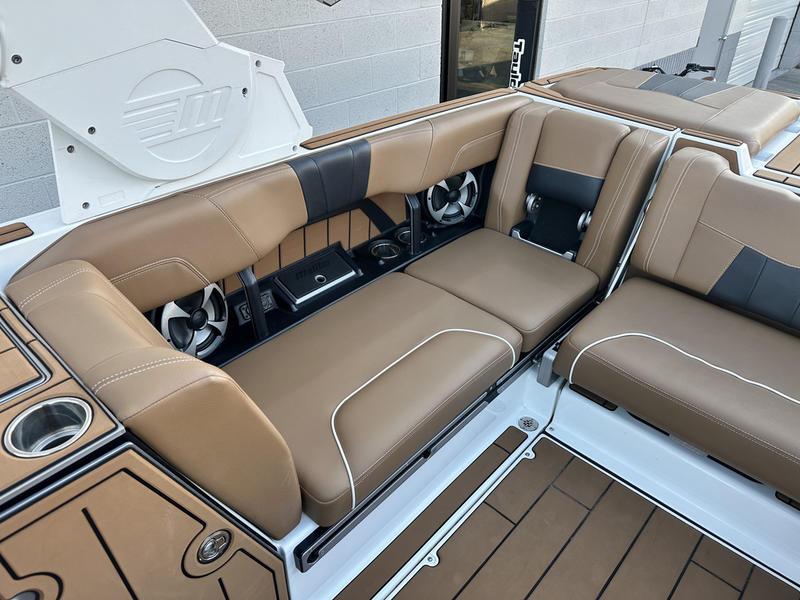 2021 Malibu 24 MXZ