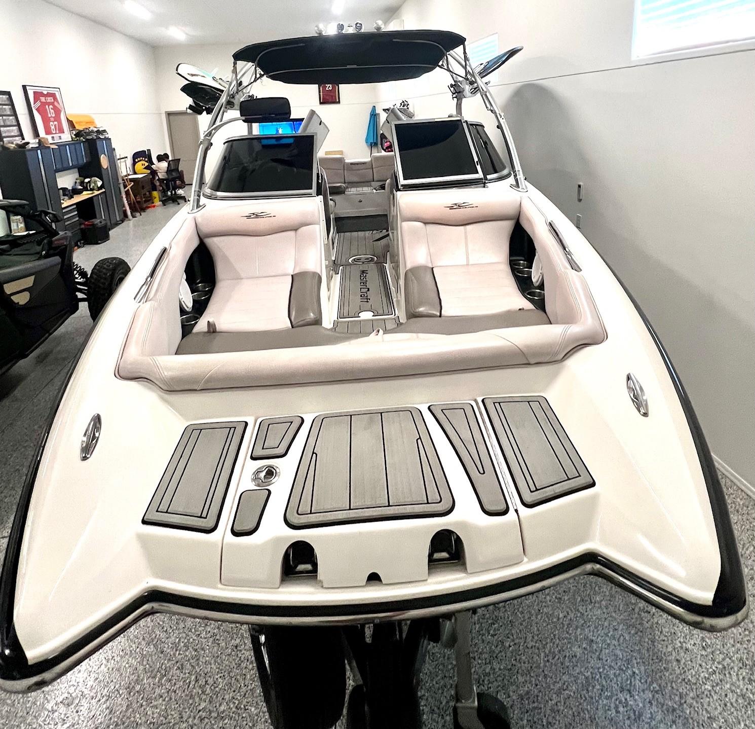 2006 Mastercraft X45 w/ larger 8.1 liter INDMAR engine – Excellent Condition!
