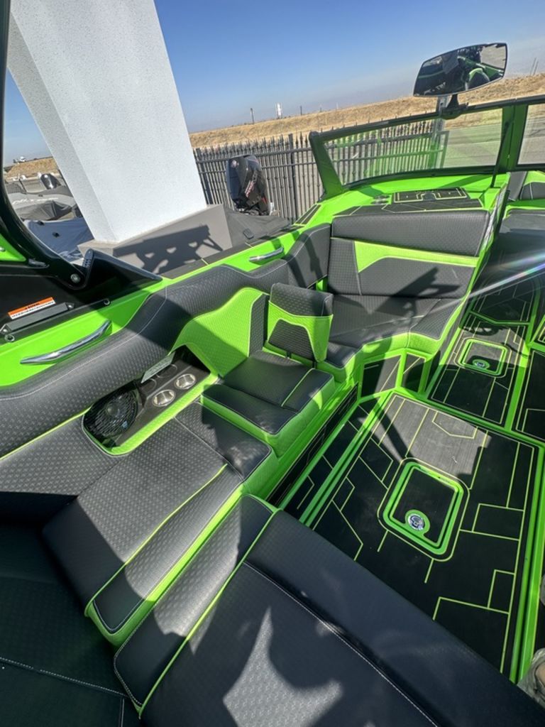 2024 supreme boats ZS212