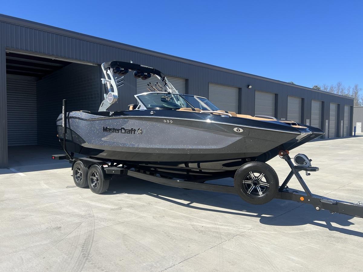 2021 MasterCraft X24