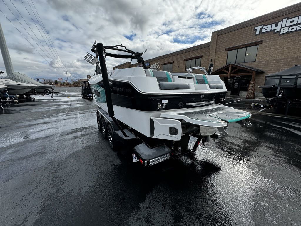 2023 Malibu 26 LSV