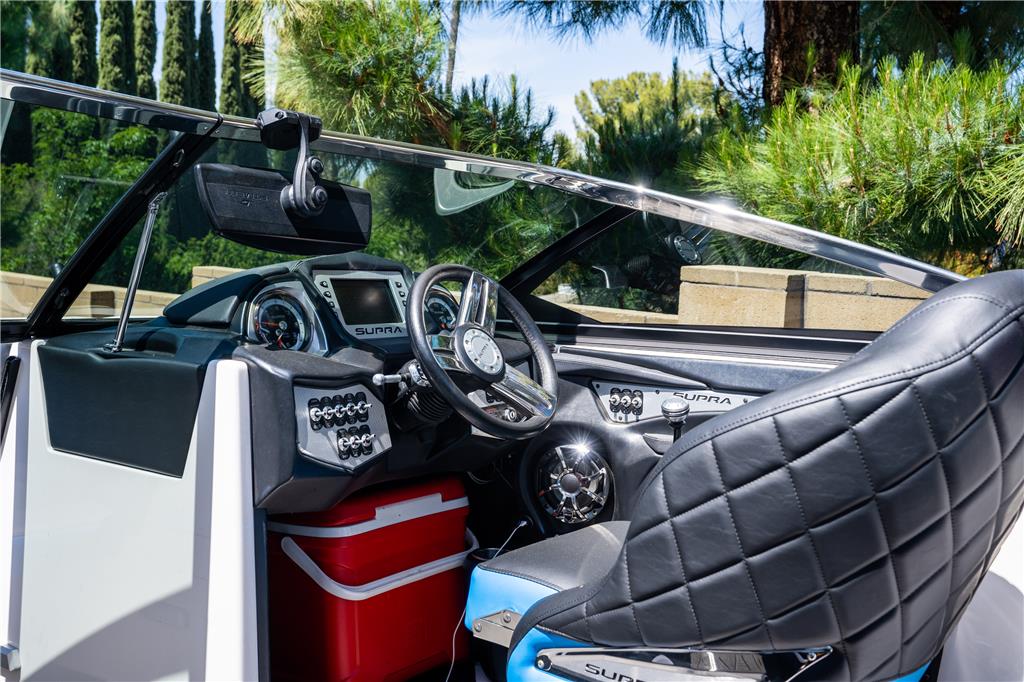 2015 SUPRA SG400 SURF/WAKE BOAT
