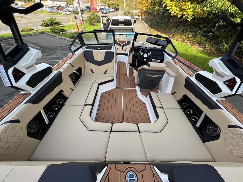 New 2024 Nautique GS20