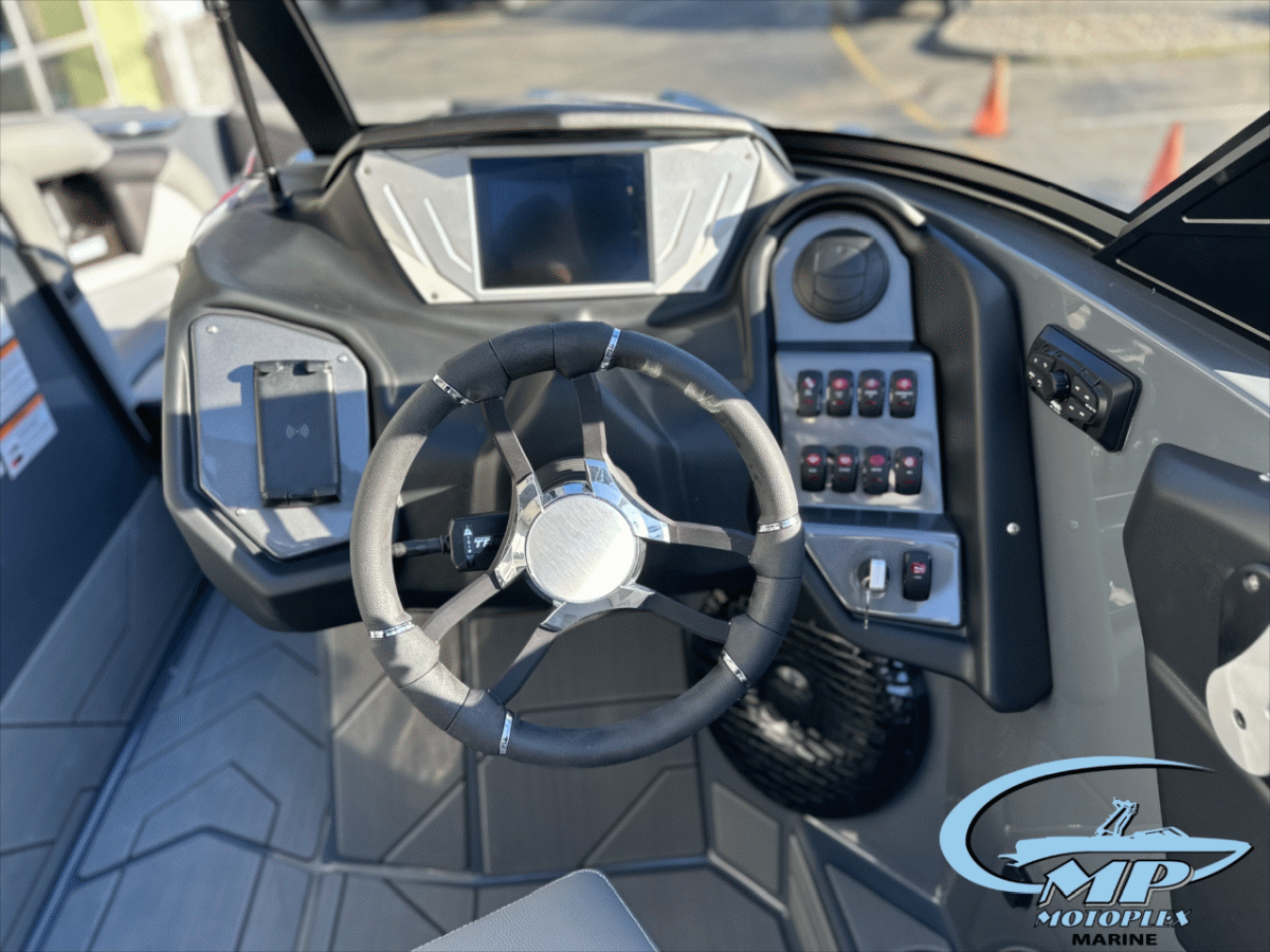 2024 Supreme S220