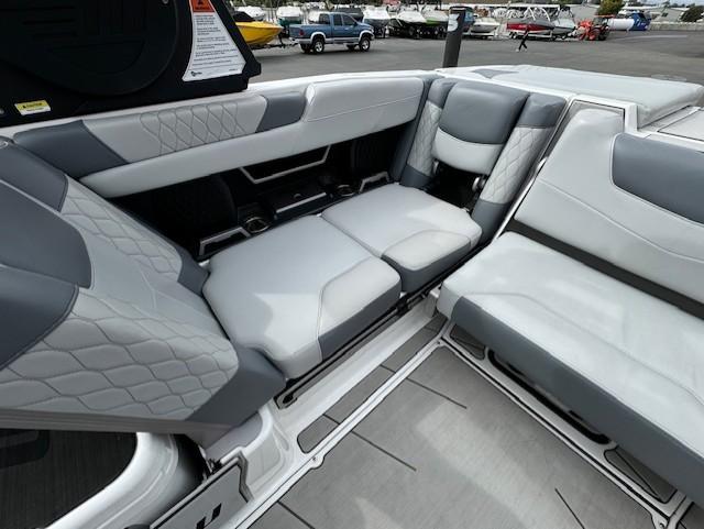 2021 Malibu M240