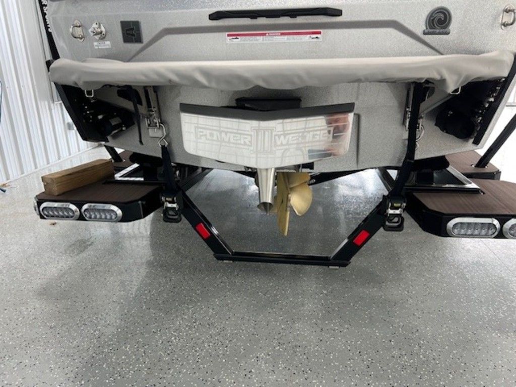 2025 Axis Wake Research A225