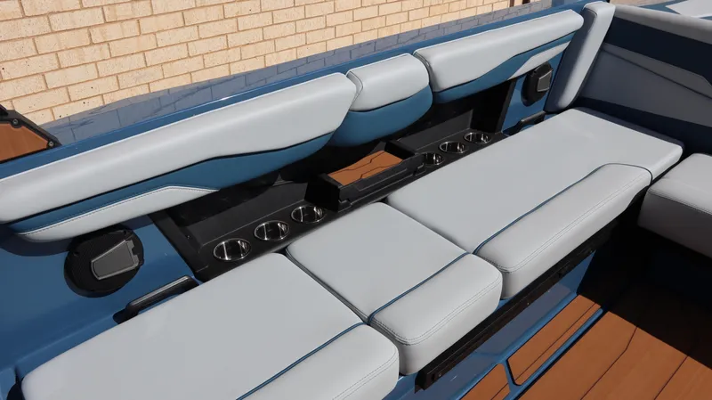 2025 AXIS T250