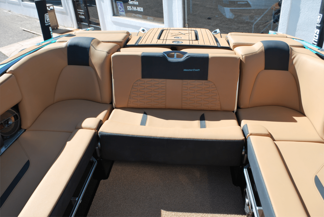 2021 MasterCraft X24