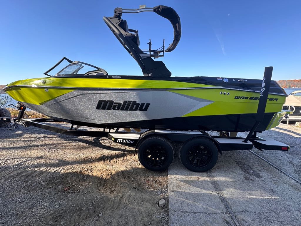 2025 Malibu Boats 23 LSV