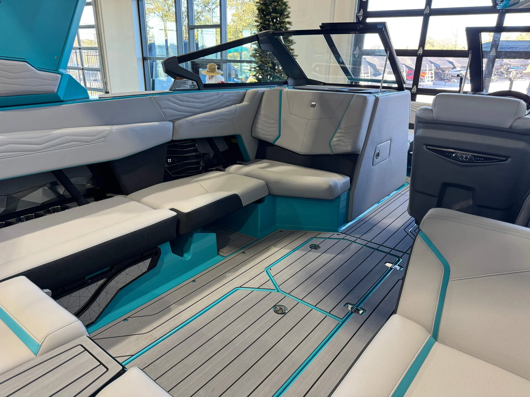 2025 Nautique G23