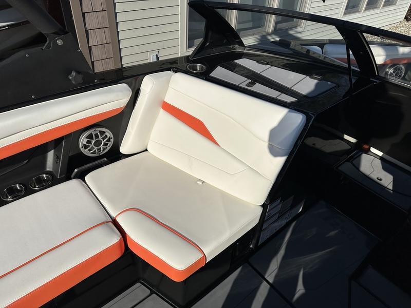 2022 Axis T250