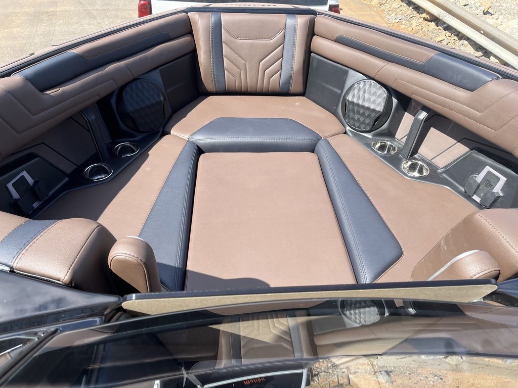 2025 Malibu Boats 25 LSV