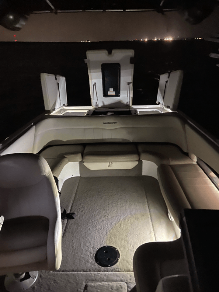2004 Mastercraft Maristar 230VRS – Surf Setup – Excellent Condition