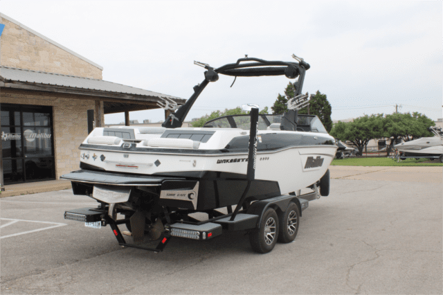 2022 Malibu 23 LSV