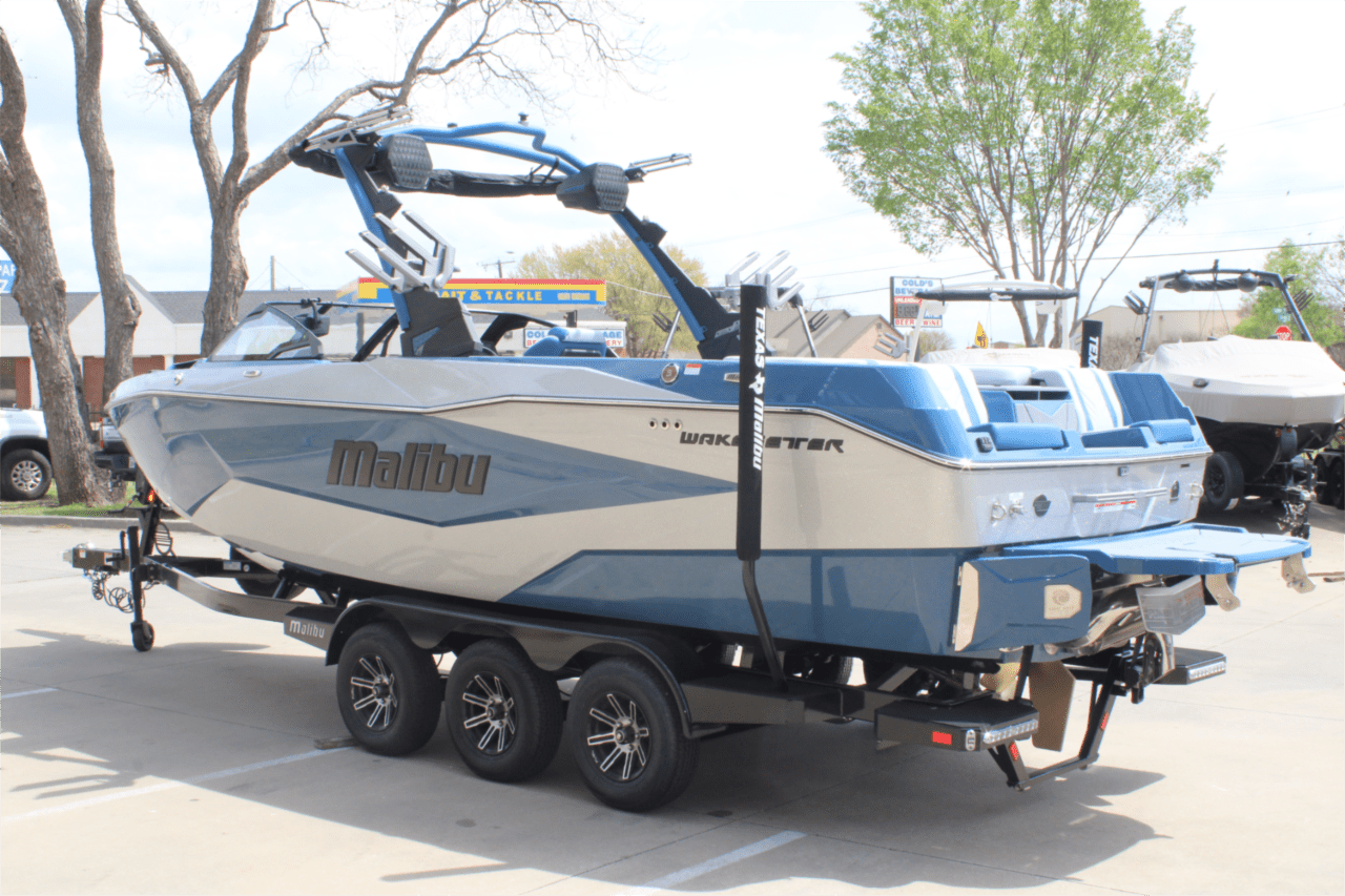 2025 Malibu 25 LSV