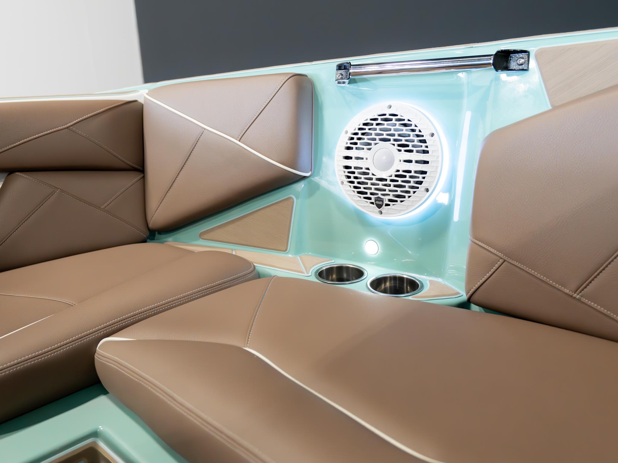 2025 Centurion NV233 &#8211; Spearmint / White