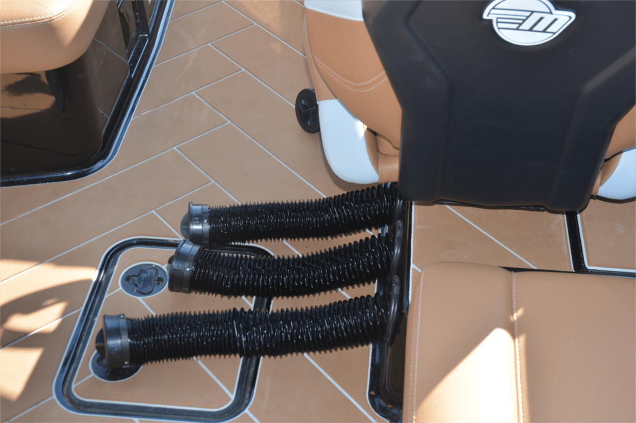 2023 Malibu 26 LSV Wakesetter –**REDUCED** TRADES WELCOME -Well Optioned – Stern Turn – Heater