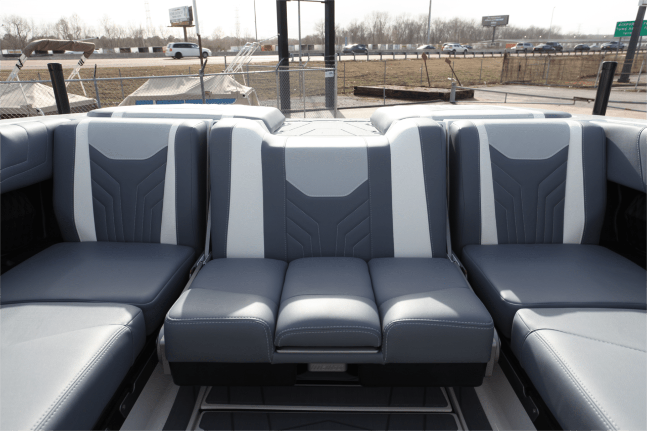 2025 Malibu 25 LSV
