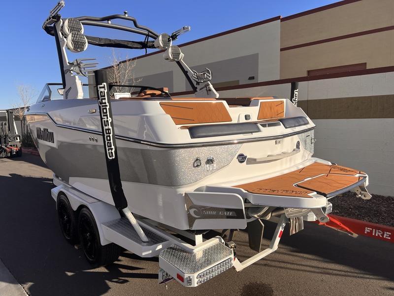 2023 Malibu M220