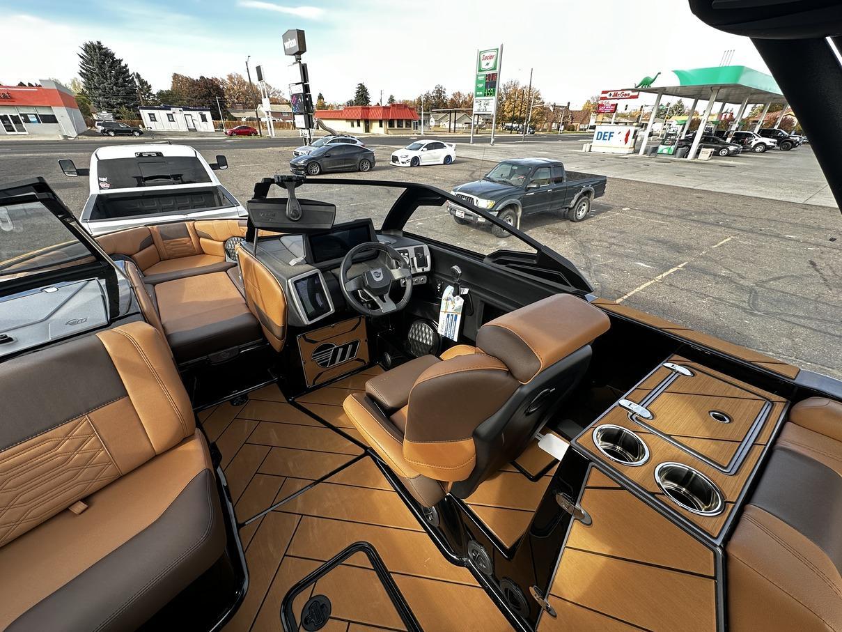 2024 Malibu 25 LSV