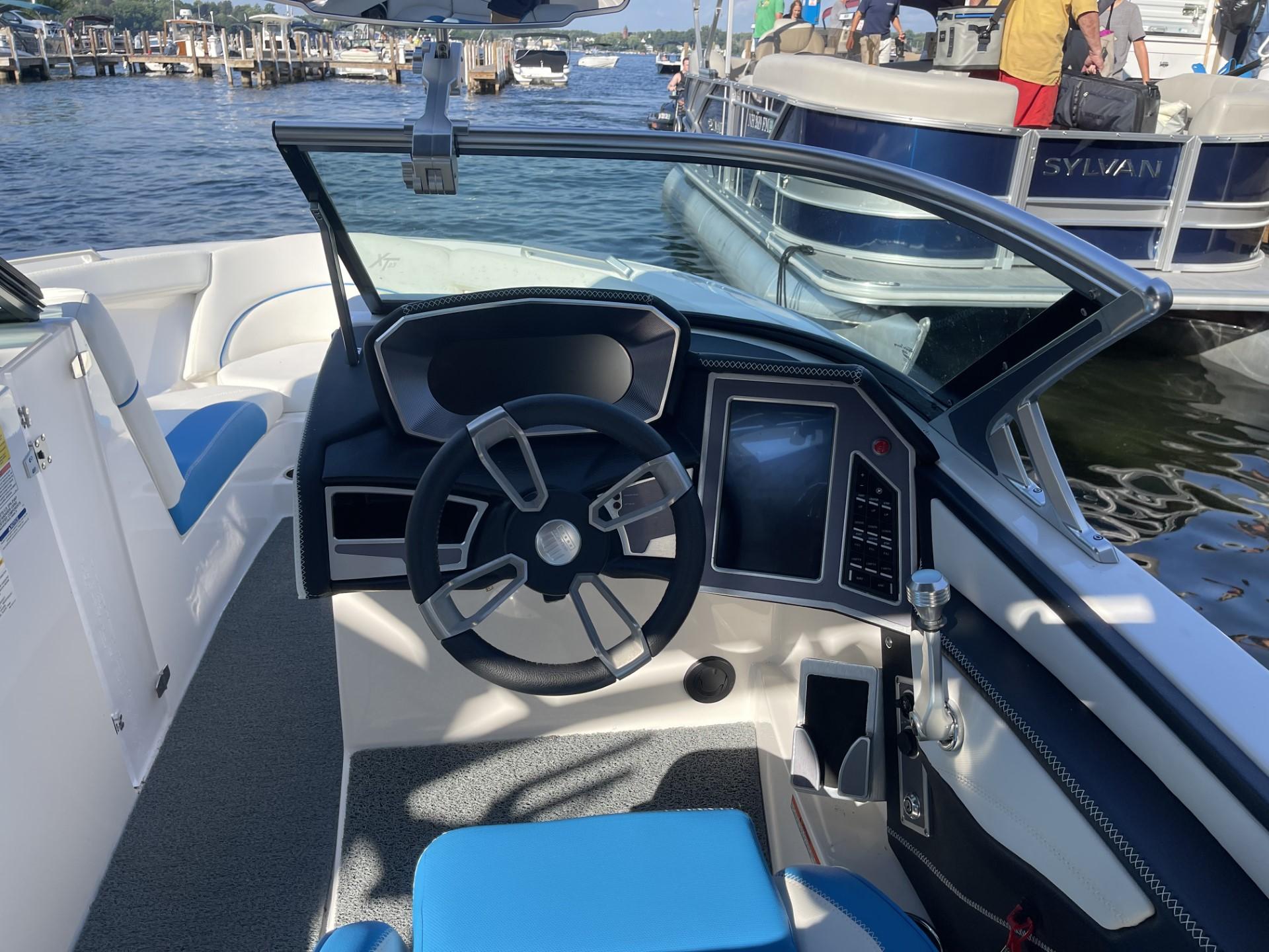 2021 MasterCraft XT23