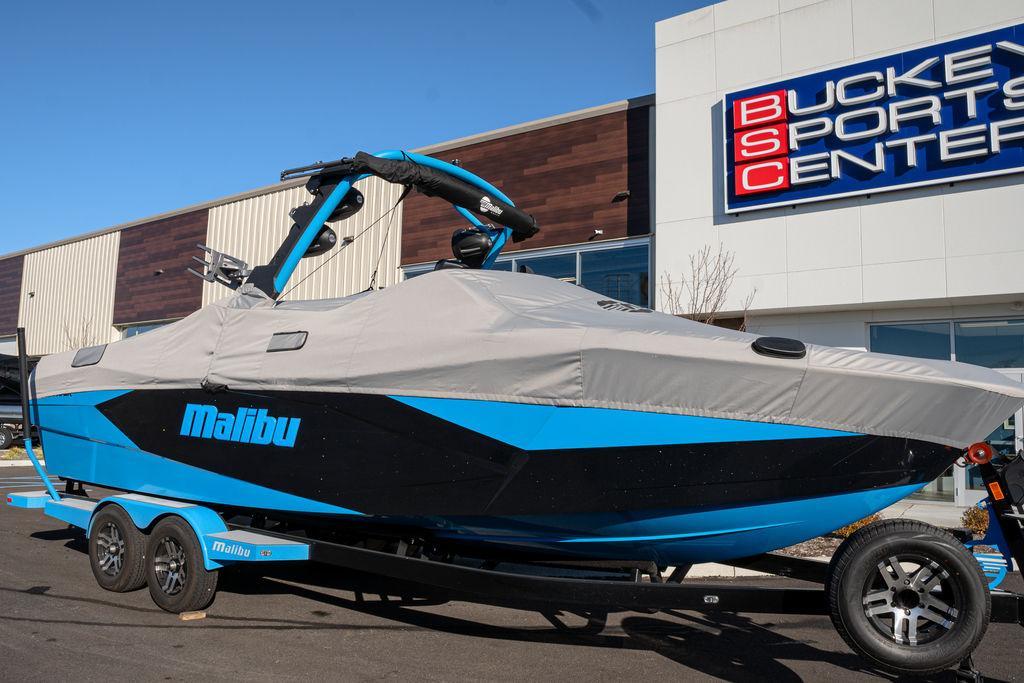 2023 malibu boats 26-LSV