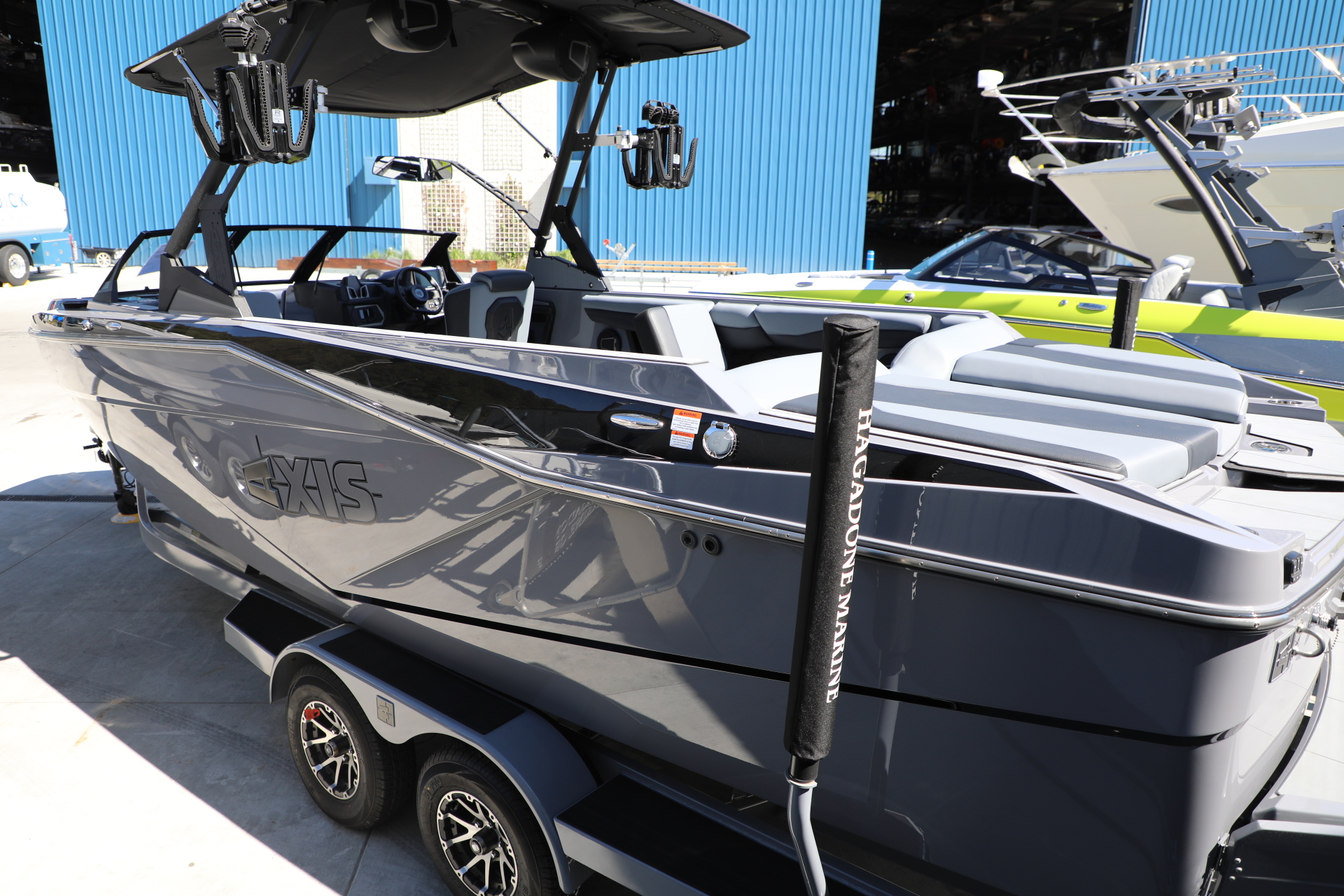 2024 Axis T250