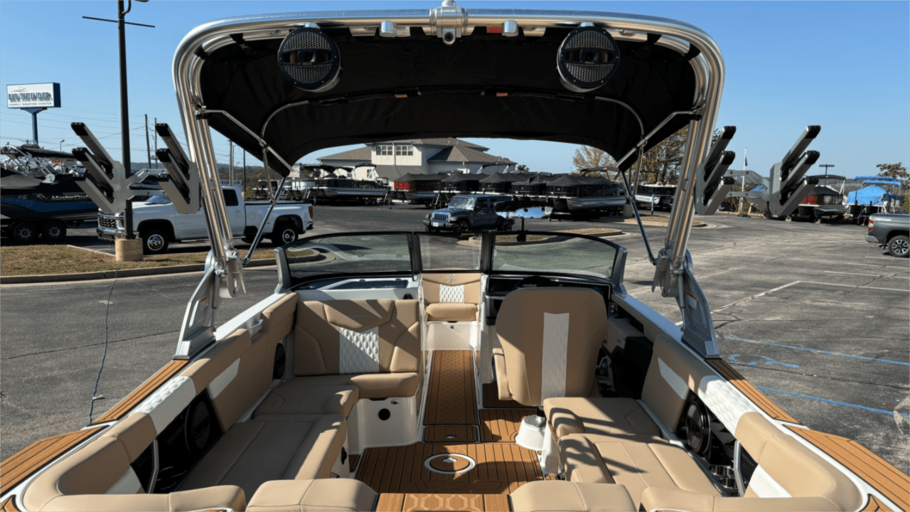 2025 MasterCraft XT24