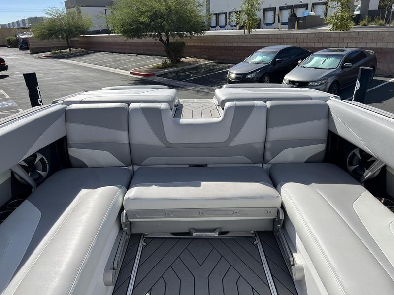 2017 Malibu 24 MXZ