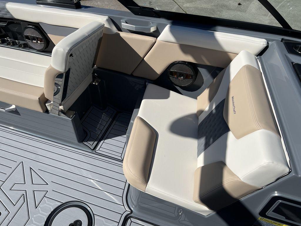 2024 MasterCraft XT24