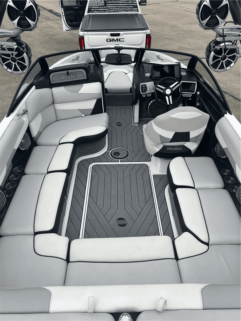 2016 Malibu Wakesetter 22 VLX