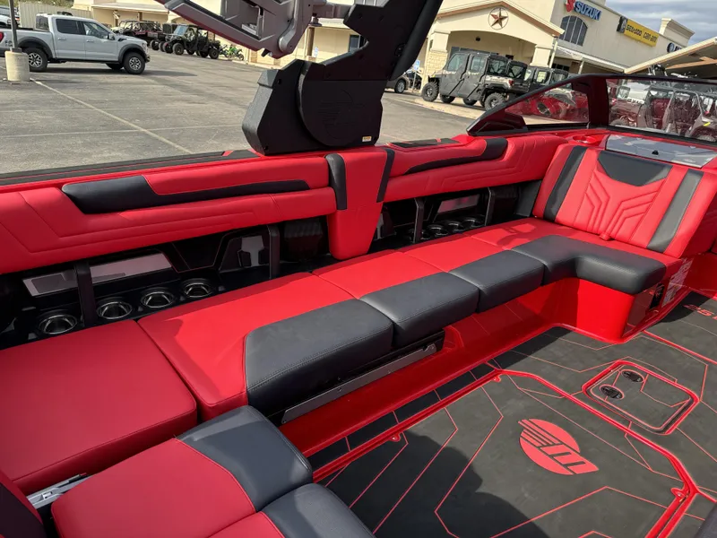 2025 Malibu 25 LSV