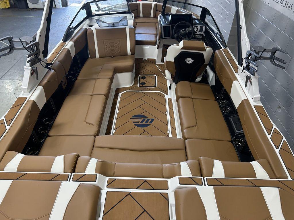 NEW 2024 Malibu 23 LSV