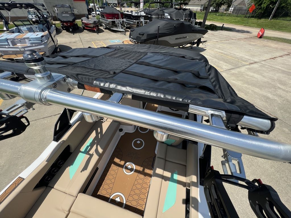 2023 MasterCraft NXT22