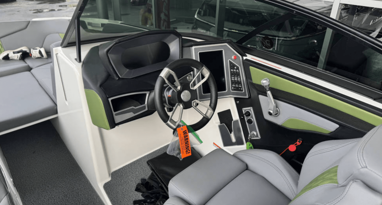 2023 MasterCraft XT24