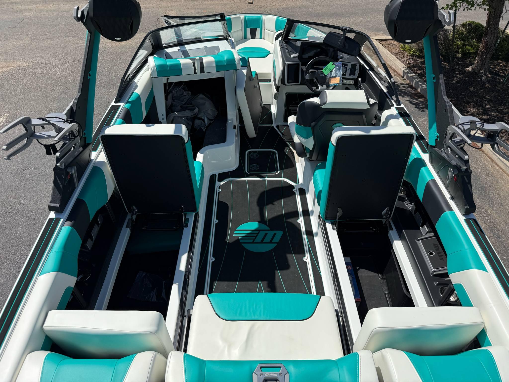 LIKE NEW 2023 Malibu 23LSV