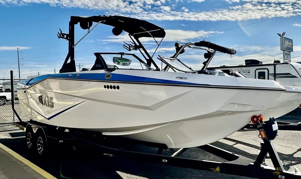 2024 Axis Wake Research T250