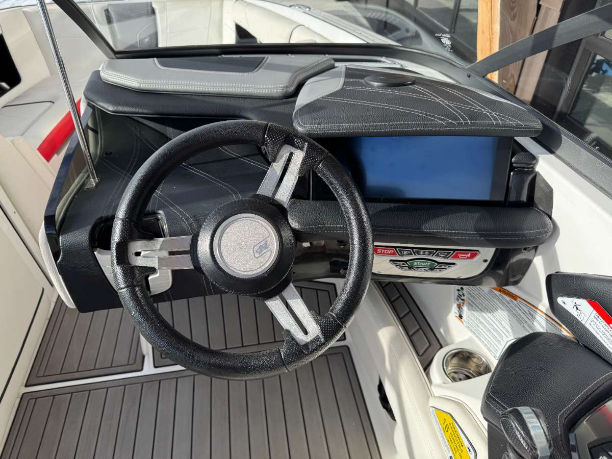 2018 Nautique G23