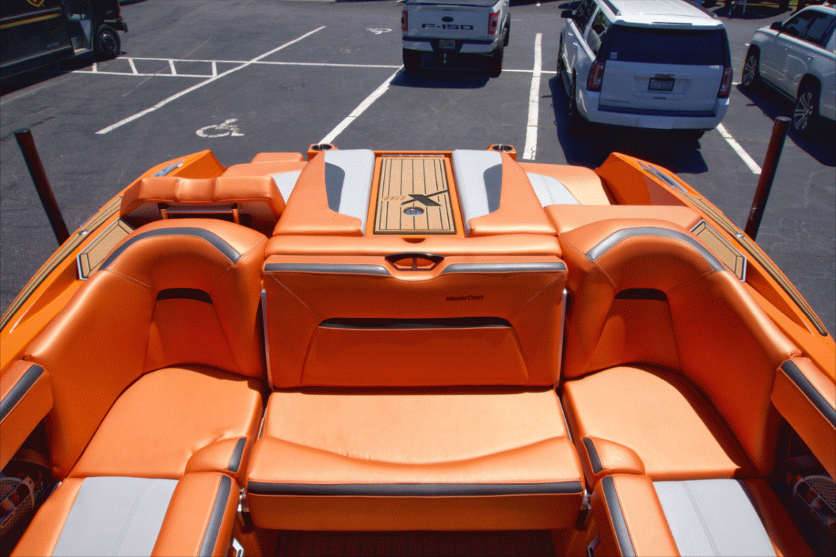 2022 MasterCraft X-Star-S. Low HRS