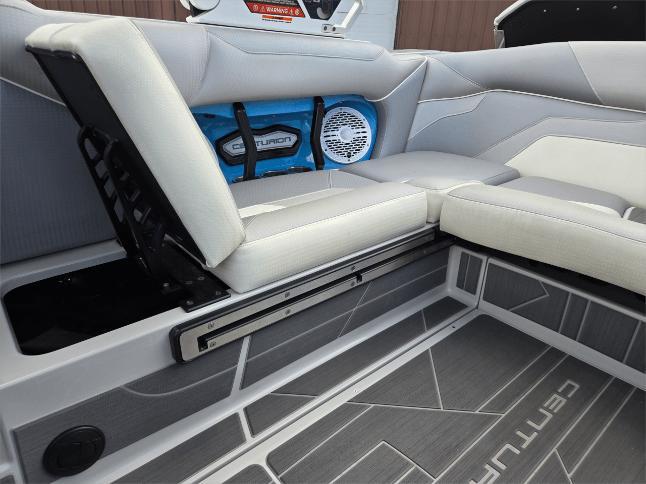 2023 Ri230 w/ trailer 75 hours over 3 years remaining on transferable warranty