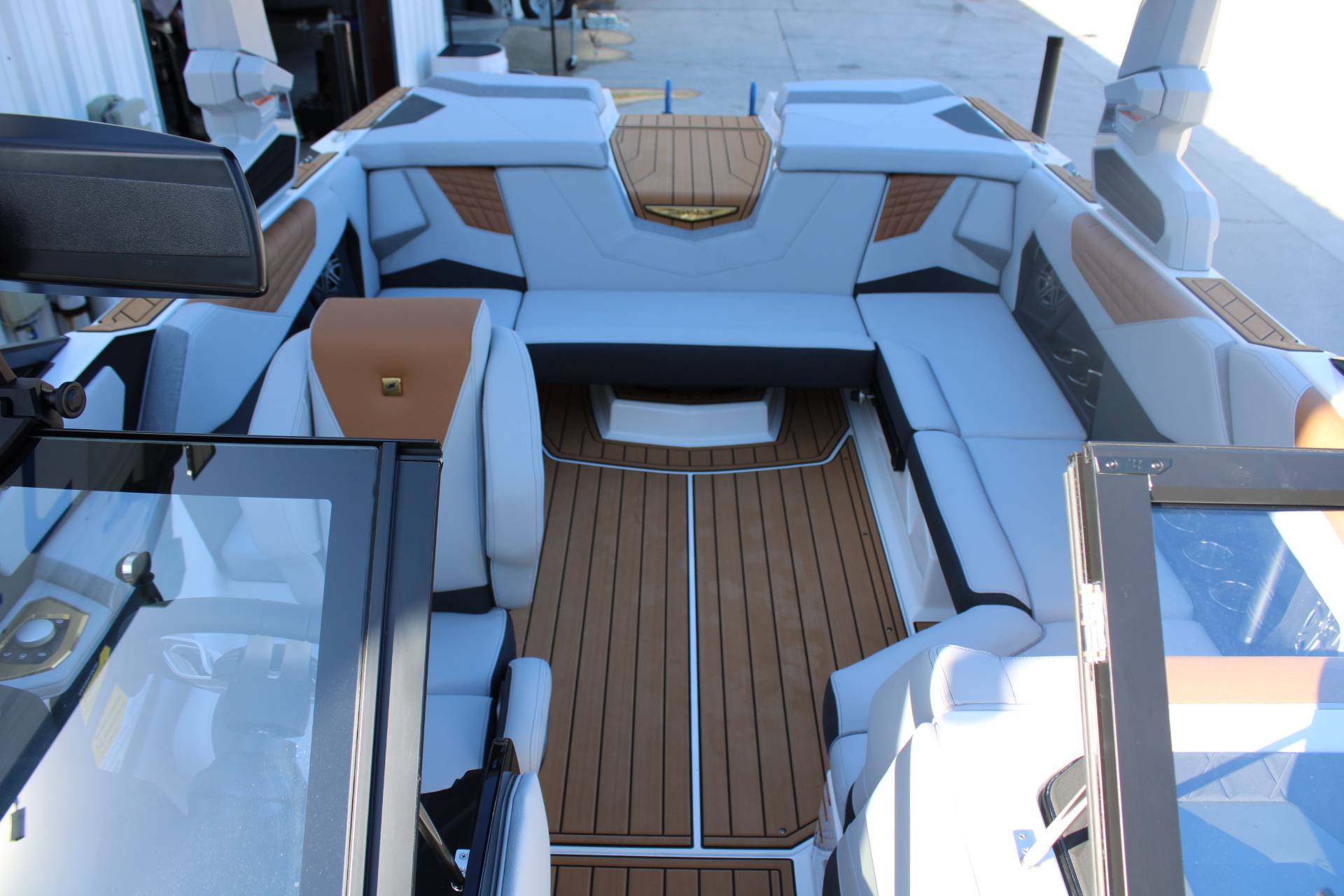 2025 Nautique S21