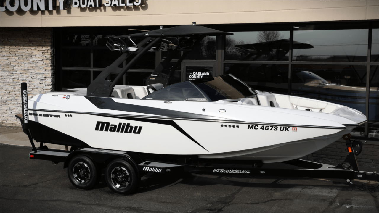2019 Malibu 21 MLX Wakesetter – New Arrival!!!