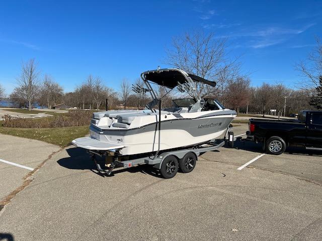 2024 MasterCraft XT22T