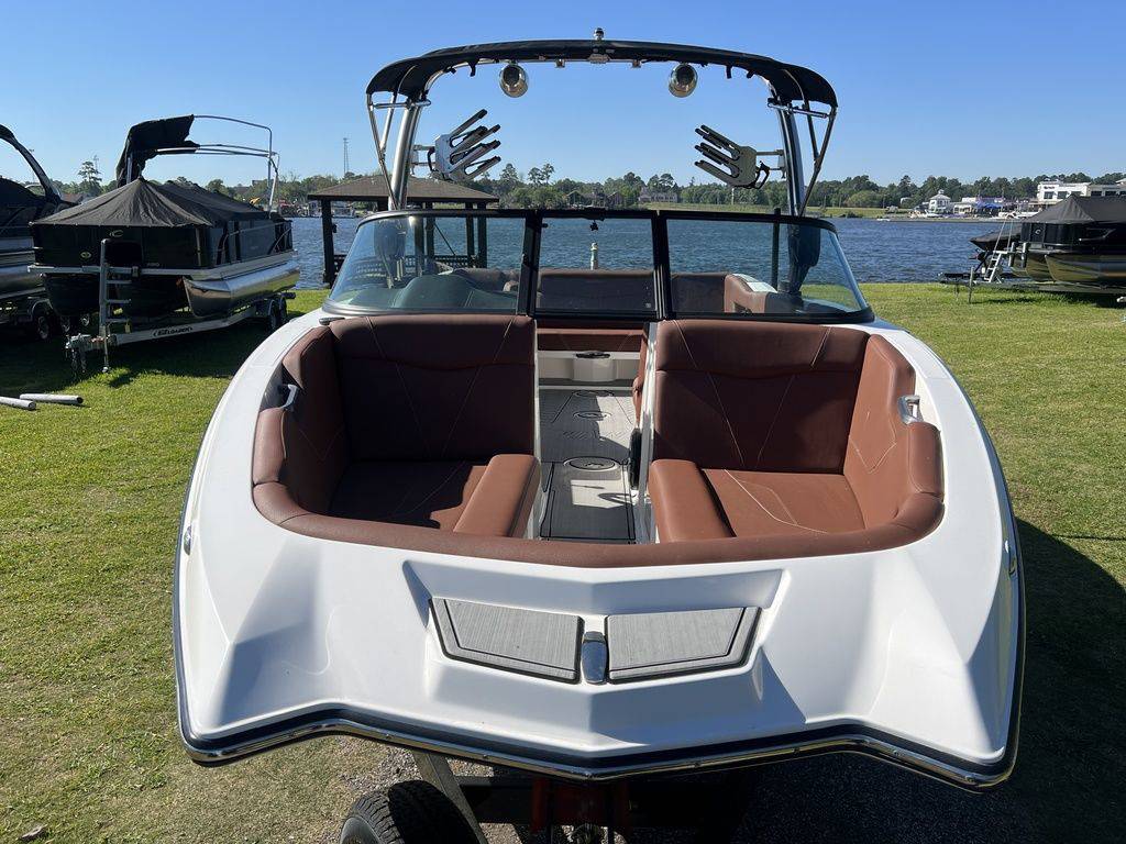 2022 MasterCraft NXT24